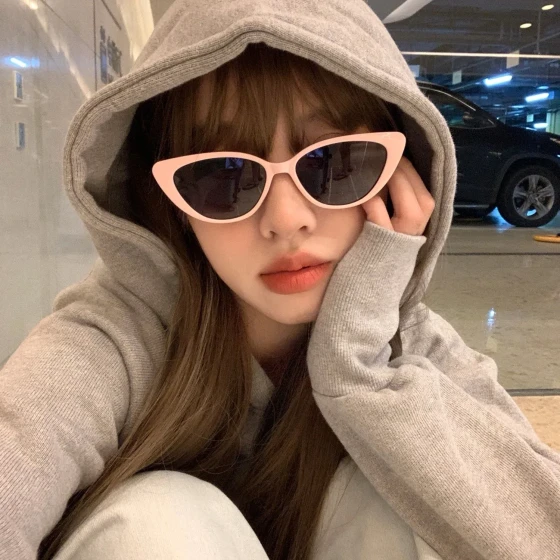 Pink cat-eye sunglasses for women ins High-end new style men's sunglasses, popular online, sun-protective, retro, fashionable, versatile glasses