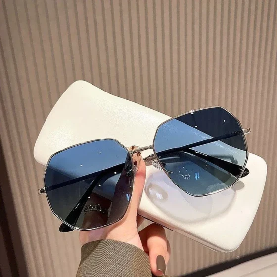 Transparent blue versatile sunglasses for men, polygonal metal driving sunglasses, Korean style trendy seaside travel glasses for women
