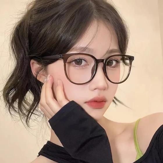 Blue light blocking glasses for women, square plain glasses frame, ultra-light, natural look, trendy eyeglass frame, popular foreign trade plain glasses