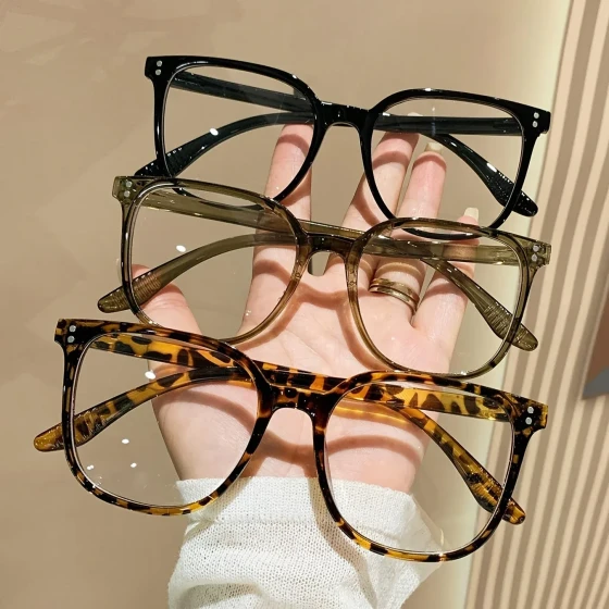 Minimalist square frame trendy plain glasses for students, suitable for prescription lenses