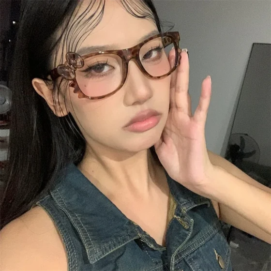 Vintage kitty New Millennium Kitty Leopard print eyeglass frames are cute and stylish, versatile for everyday wear and can be paired with vintage outfits