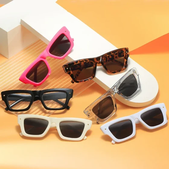 Square Sunglasses with Rivets2025New vintage versatile sunglasses, simple and stylish for both men and women