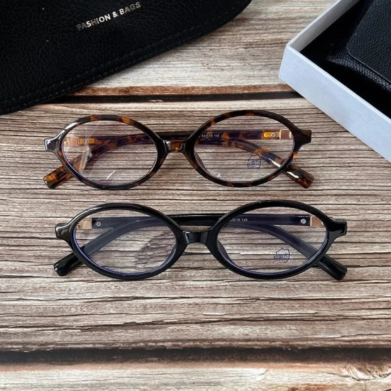 Eyeglass frames for myopia, oval flat lenses, small frame, retro Korean style, plain eyeglass frames, can be fitted with prescription lenses