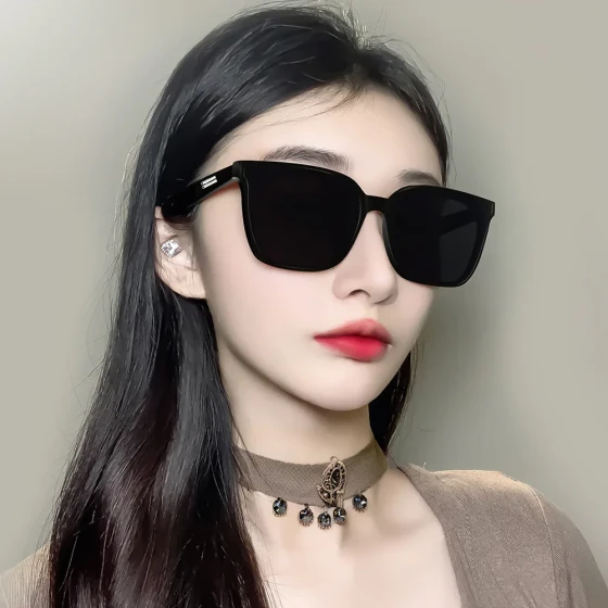 New gm Brown sunglasses for women, UV protection sunglasses for men, fashionable polarized lenses with a high-end feel ins