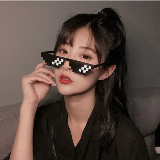 New pixel mosaic glasses for live streaming, funny sunglasses for internet celebrities, 2D social media prank eyewear