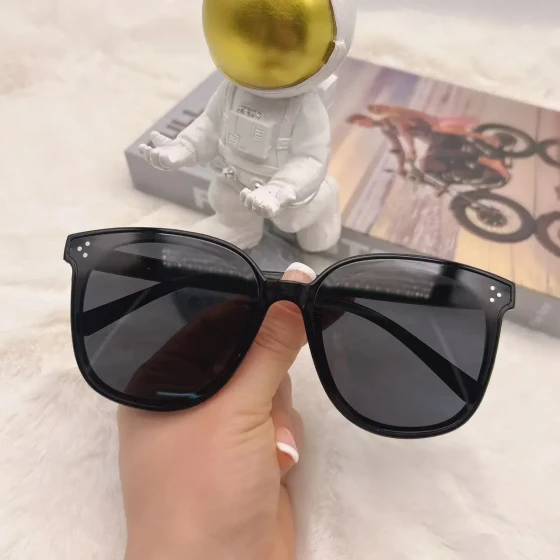 New gm New series of high-tech sunglasses that never fall off, same style as Korean fashion street style sunglasses
