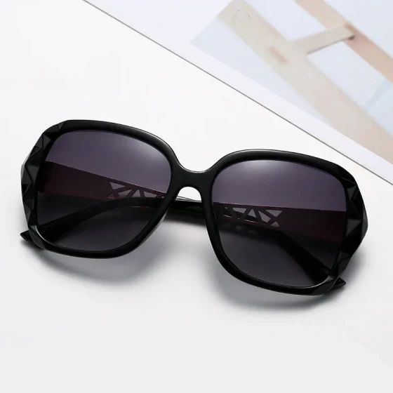 New women's polarized sunglasses, fashionable large-frame, internet celebrity style, suitable for driving and traveling