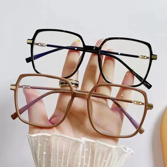 Trendy large square frame anti-blue light glasses with a matte coffee finish, suitable for street photography, high-end plain glasses that can be fitted with prescription lenses
