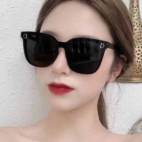 Vintage sunglasses, fashionable, trendy, with letter designs, Korean style, versatile D UV-protective square-frame women's sunglasses