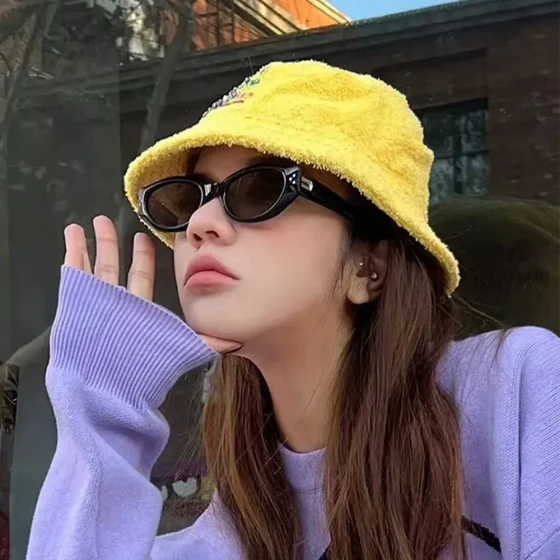 Xiaohongshu retro cat-eye sunglasses for women, new high-end polarized sun glasses with UV protection