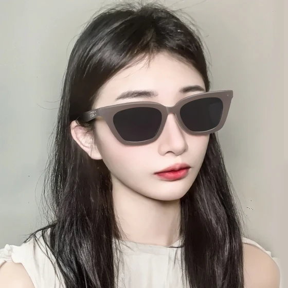 European and American cat-eye sunglasses with a high-end feel, unisex, popular with influencers, polarized sunglasses with small frames and UV protection