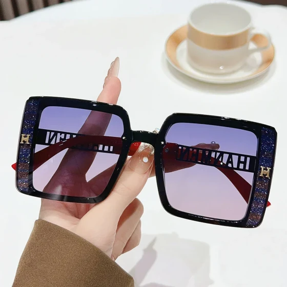 Large-frame square polarized sunglasses for women, popular trendy European and American driving sunshades